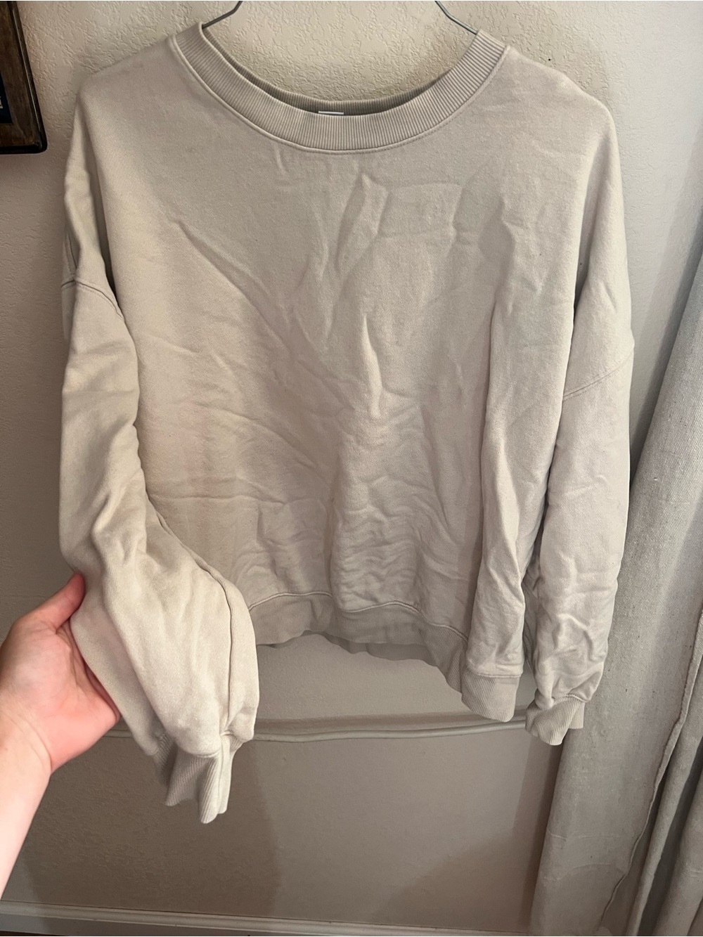 Old Navy Light Beige Crewneck Sweatshirt - Picture 1 of 2